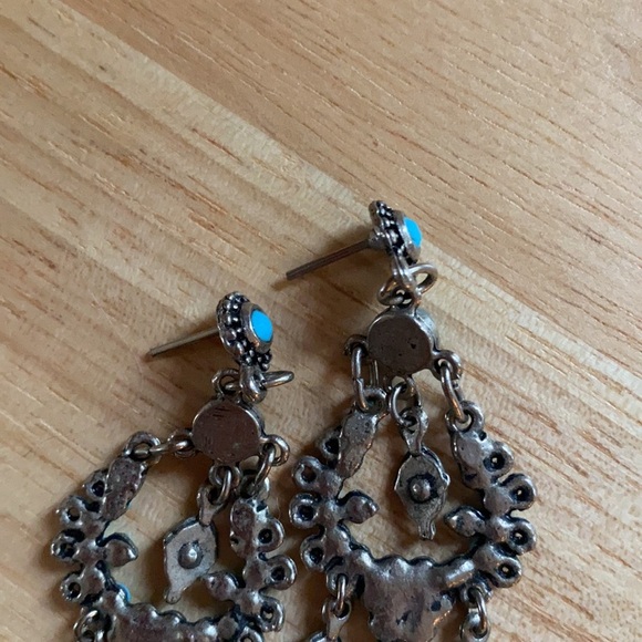 Earrings in Turquoise Color - Picture 7 of 8